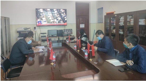外国语学院党委中心组和学生代表集体收看 学习党的二十大开幕会